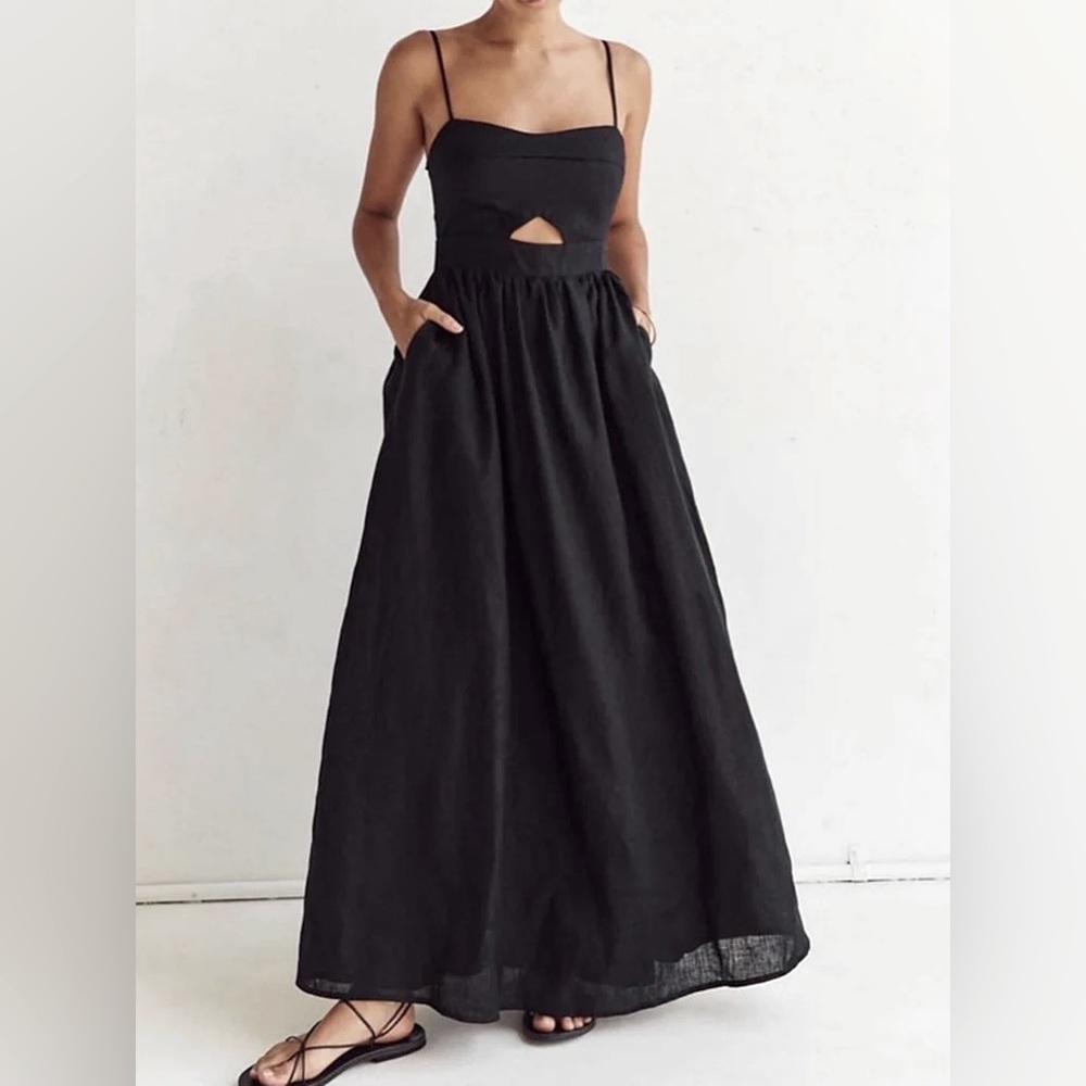 Elegant Black Maxi Dress - Picture 10 of 11